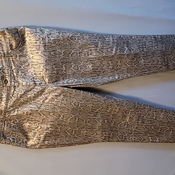 Chico's Platinum Metallic Snakeskin Regular Slim Leg Pants Size 2 - Picture 2 of 7